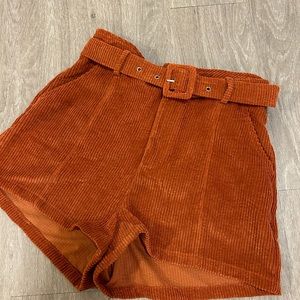 CORDUROY HIGH WAISTED SHORTS - MEDIUM